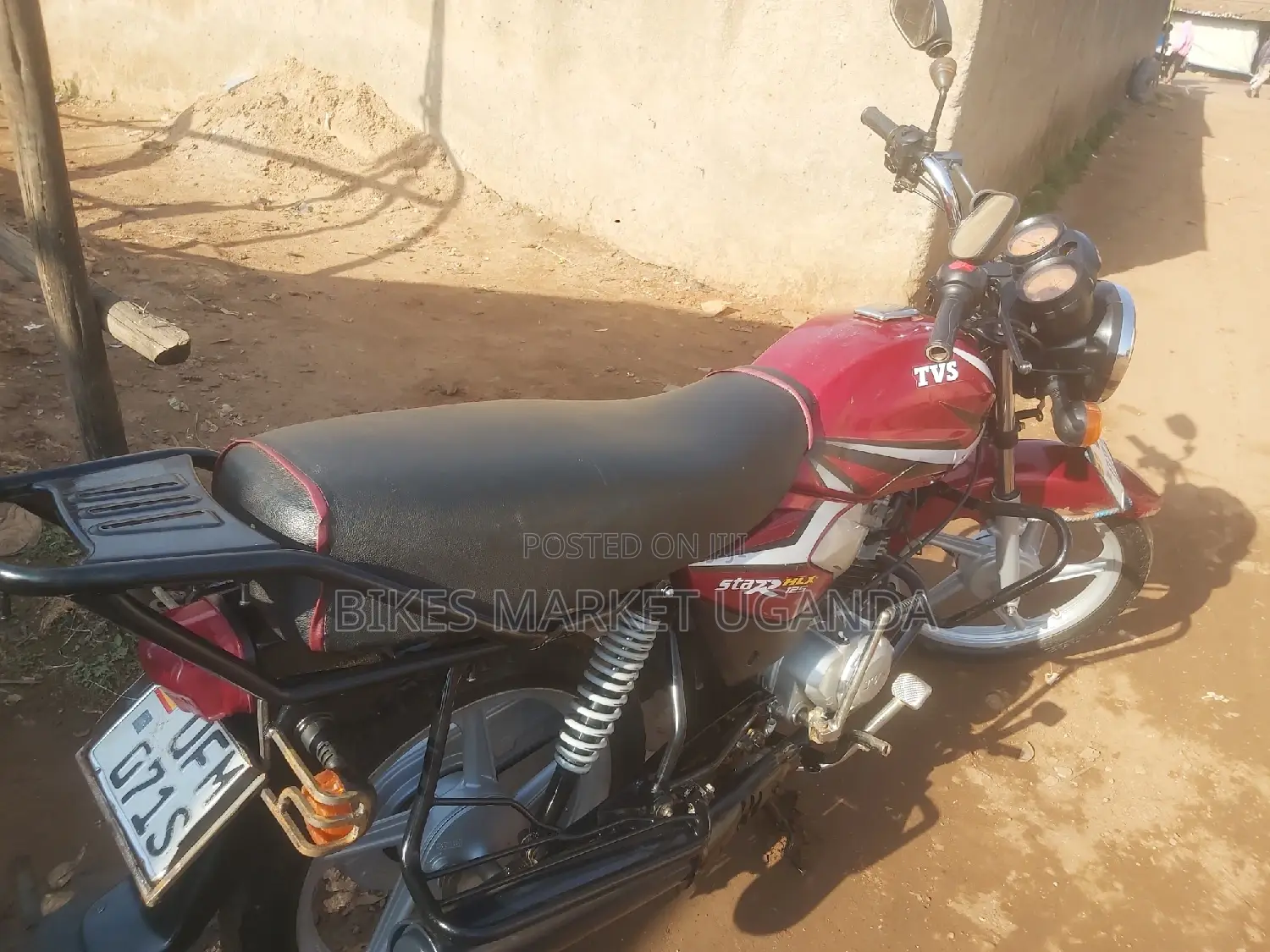 TVS HLX 125 2022 Red