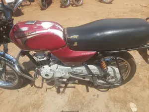 Bajaj Boxer 2018 Red