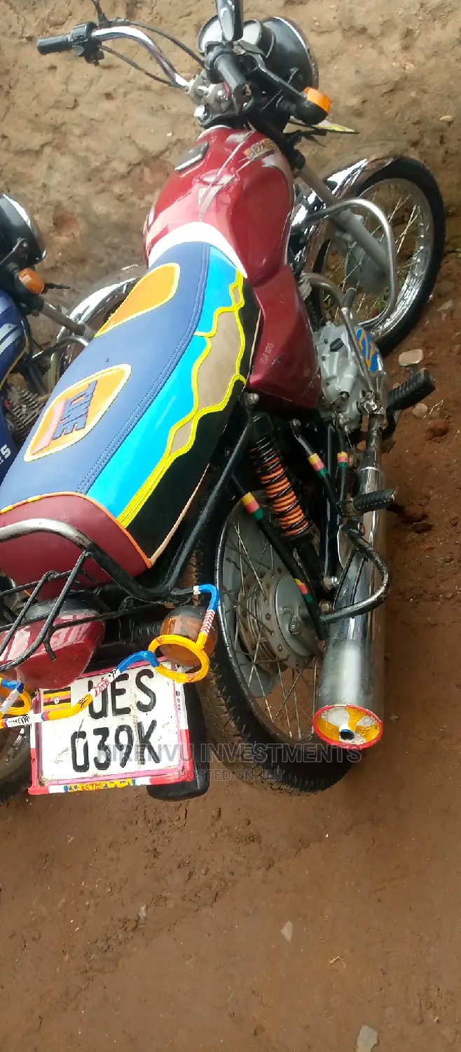 Bajaj Boxer 100 2018 Red