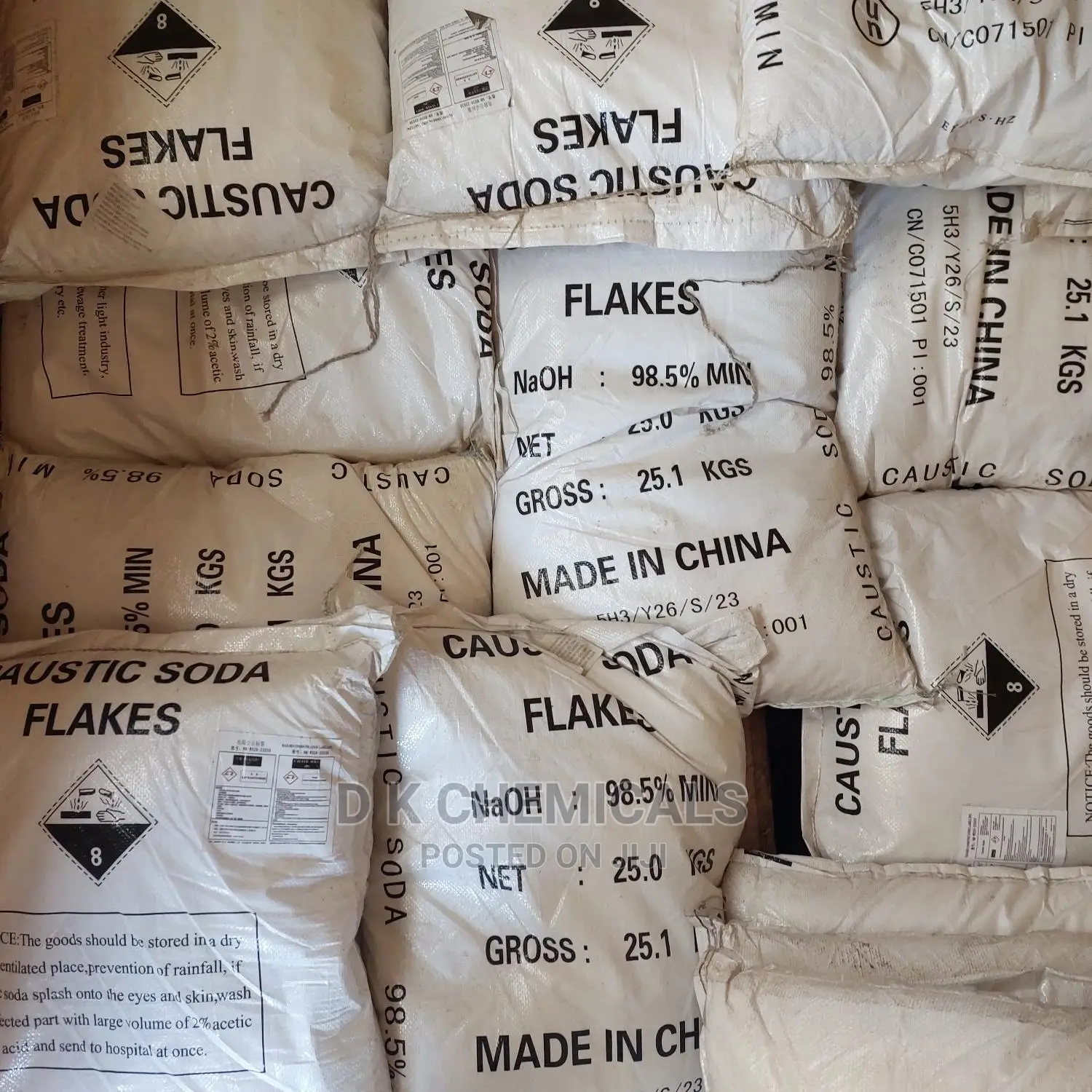 Caustic Flakes China 908