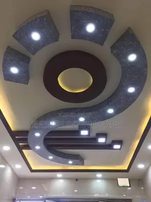 S-Shaped Interior Ceiling