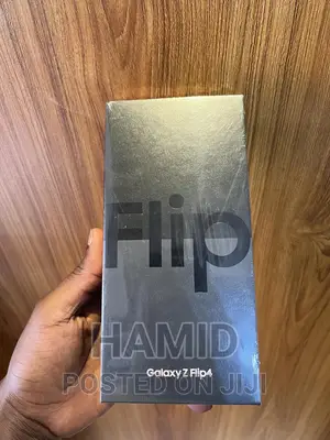 Samsung Galaxy Z Flip4 256 GB Gold