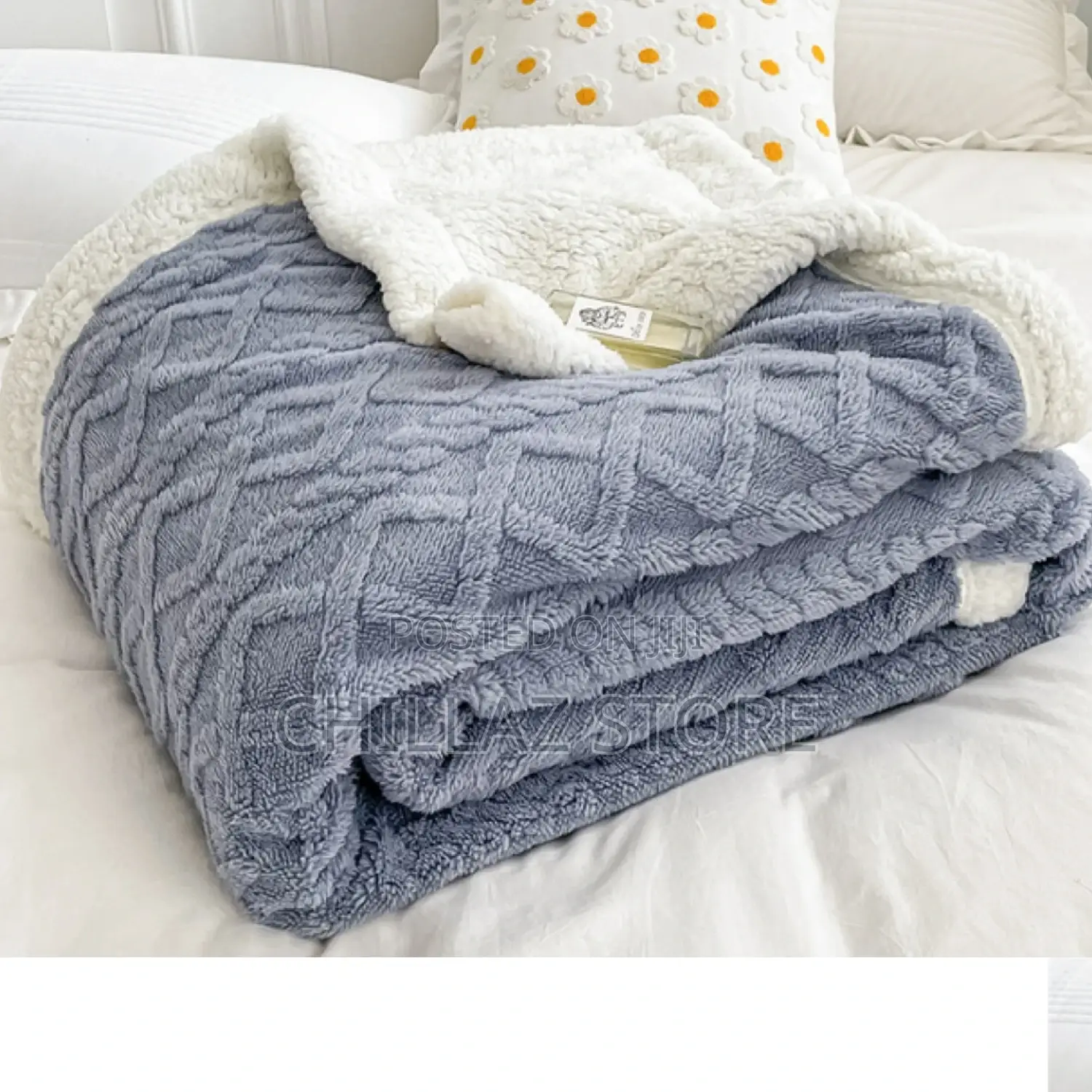 Tufted Freece Blanket.