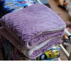 Tufted Freece Blanket.