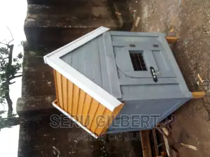 Uokjhj. Dog House