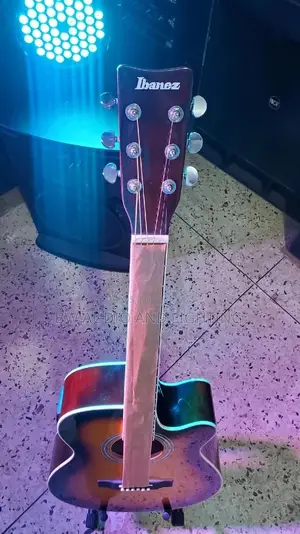 Powered ACOUSTIC Guitar