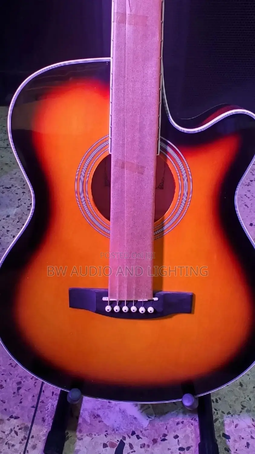 Powered ACOUSTIC Guitar