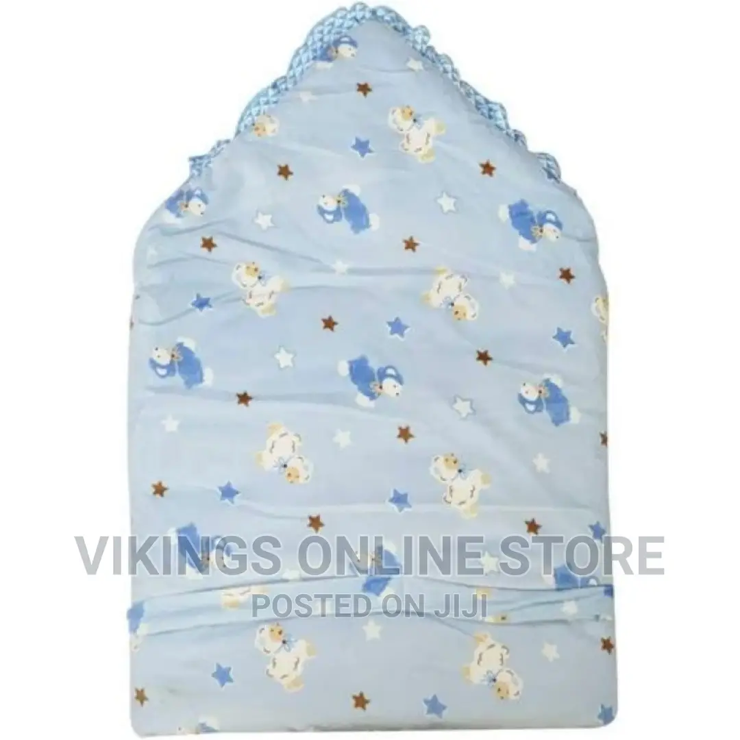Baby Shawl Receiver – Blue Pattern May Vary