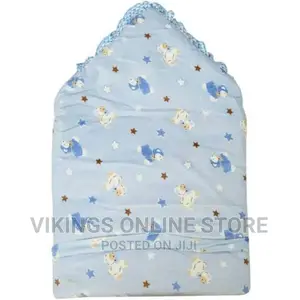 Baby Shawl Receiver – Blue Pattern May Vary