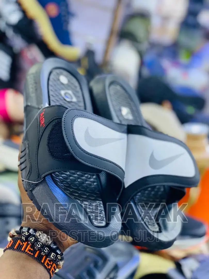 Classic Comfortable Air Nike Push in Sandals