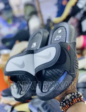 Classic Comfortable Air Nike Push in Sandals