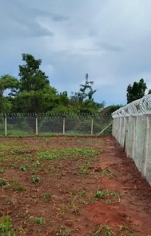 Chain Link Fence Construction