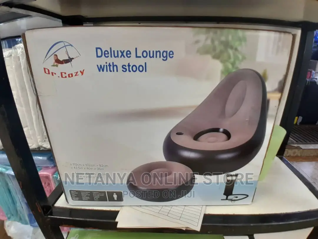 Deluxe Lounge With Stool