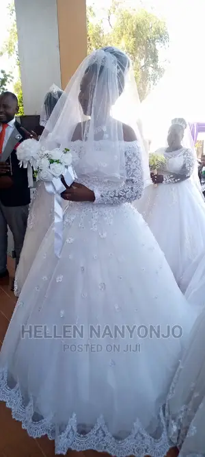 Off Shoulder Wedding Gown Availabile for Hiring