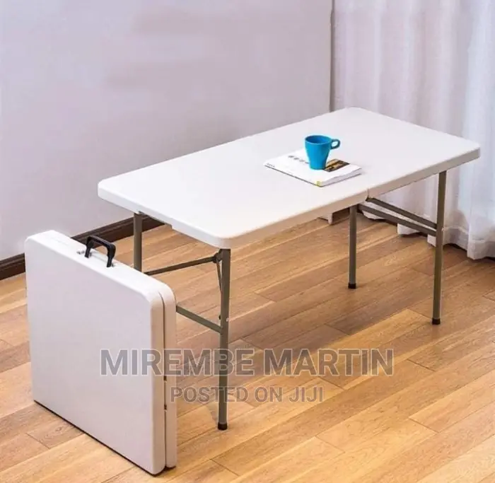 Outdoor Foldable Dinner Table