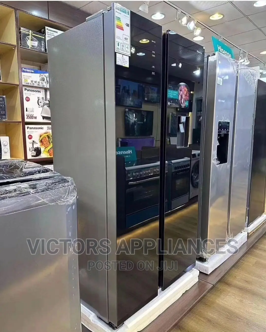 Hisense 670liters Side by Side Refrigerator Black