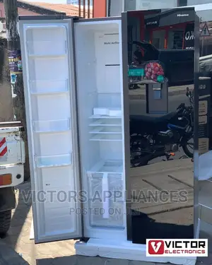 Hisense 670L Side by Side Refrigerator With Mirror Finish