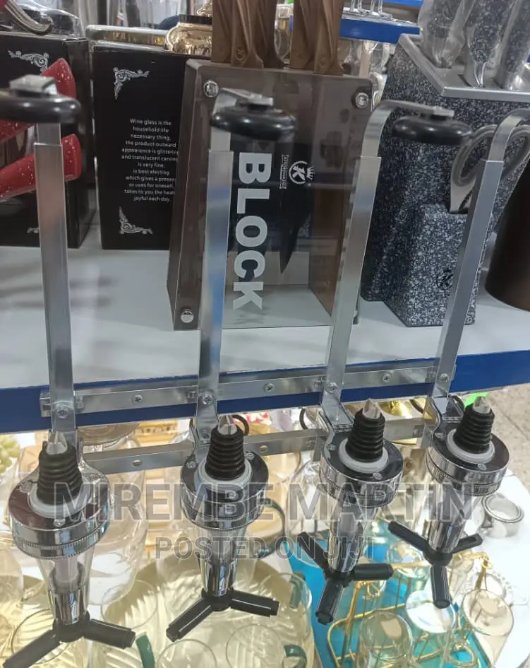 4 Bottle Wall Mounted Wine Dispenser