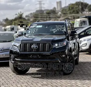 Toyota Land Cruiser Prado 2022 Black