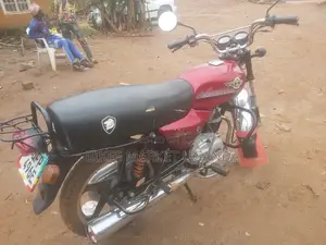 Bajaj Boxer 100 2022 Red
