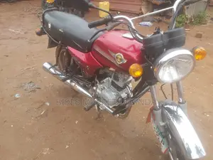 Bajaj Boxer 100 2022 Red
