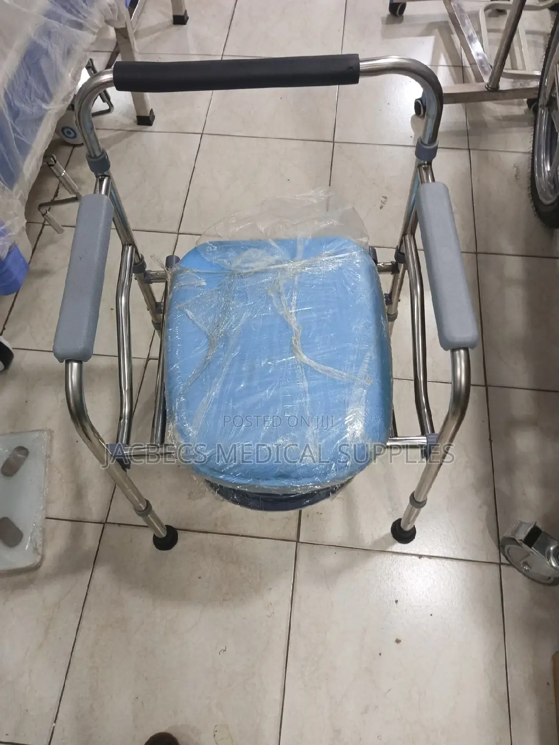 Commode Chair