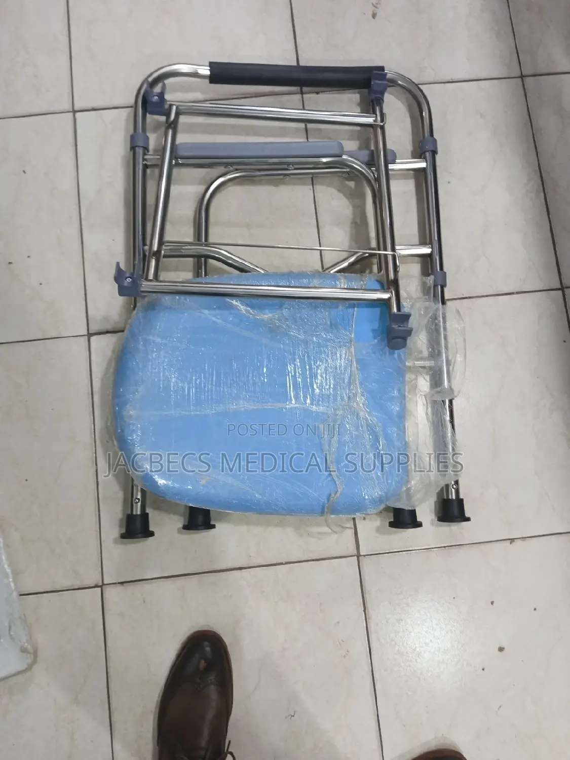 Commode Chair