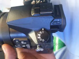 Lumix Fz2500