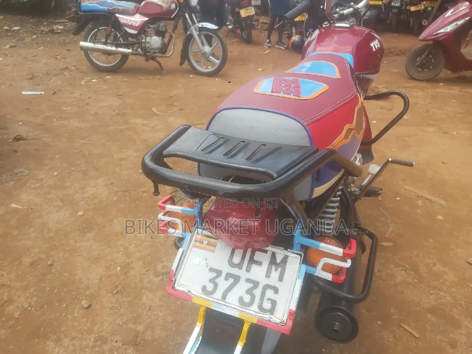 TVS HLX 125 2022 Red