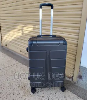 Medium Size 4-wheel Spinner Travel Suitcase Bag- Black