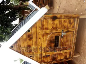 G Husky Dog House