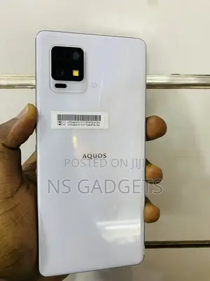 Sharp Aquos zero6 128 GB White