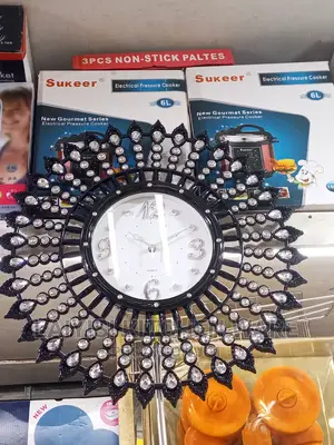 Unique Design and Classy Non Stick Wall Clock