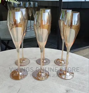 Precious Champagne Wine Glasses