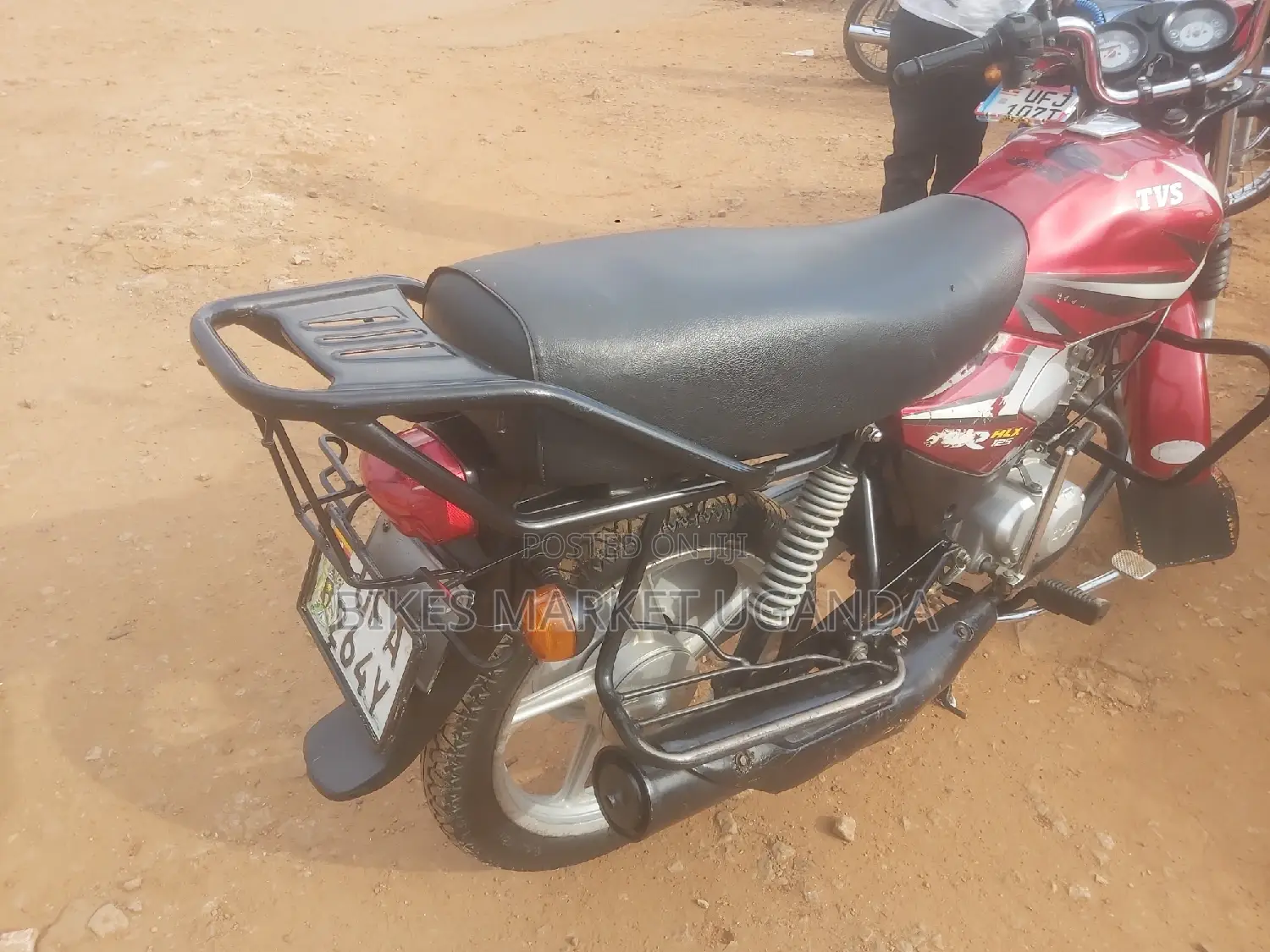 TVS HLX 125 2019 Red