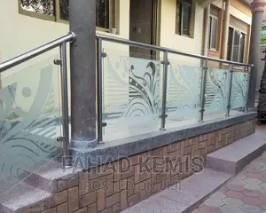 Stainless Flowered Glass Balcony