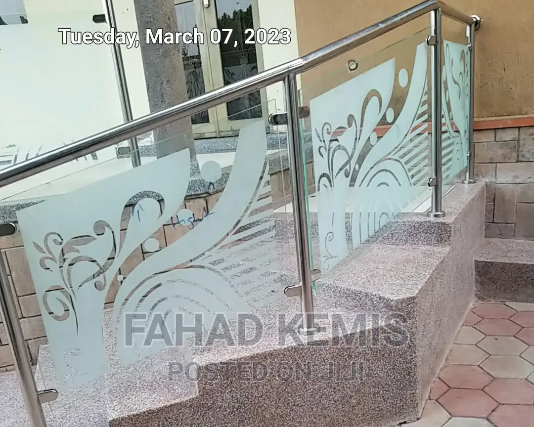 Stainless Flowered Glass Balcony