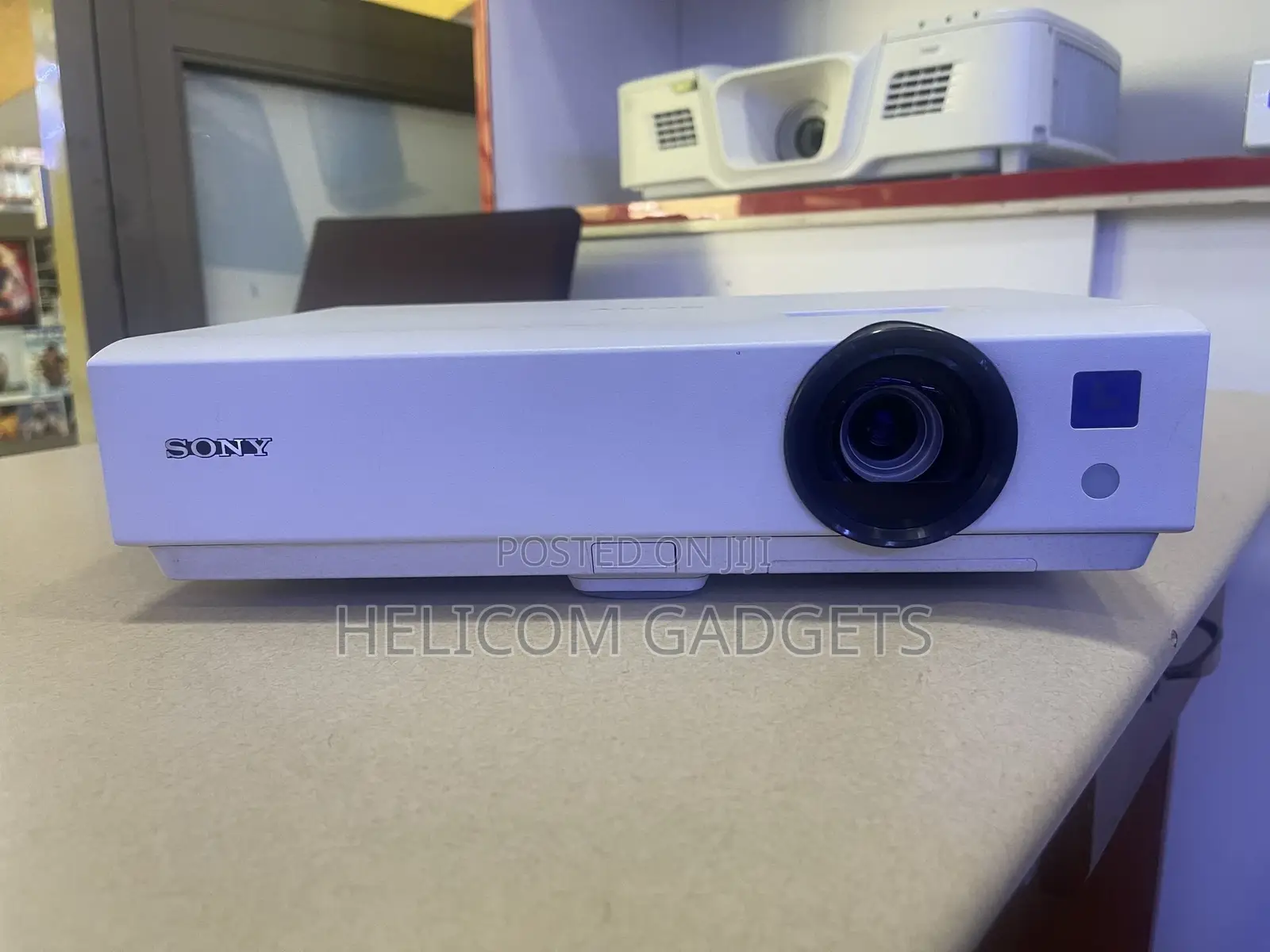 SONY VPL Dx 100 HD Projector