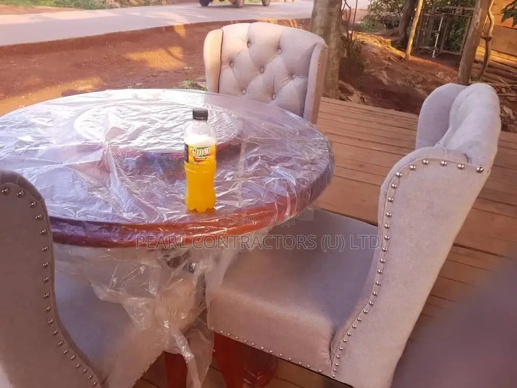 Executive 4 Seater Dinning Set