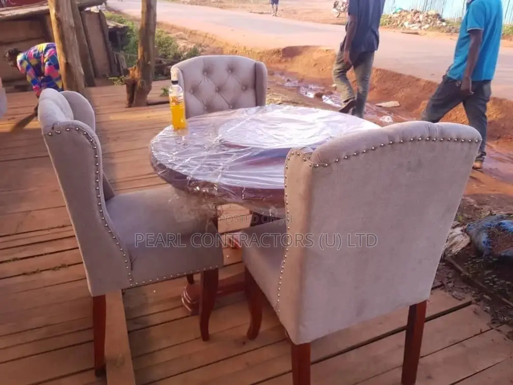 Executive 4 Seater Dinning Set