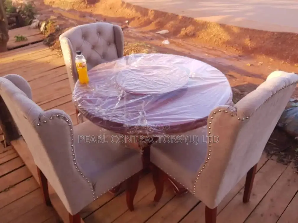 Executive 4 Seater Dinning Set