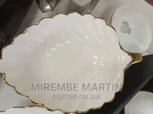 Leaf Shaped Plate