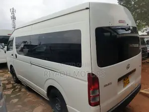 Toyota HiAce 2019 White