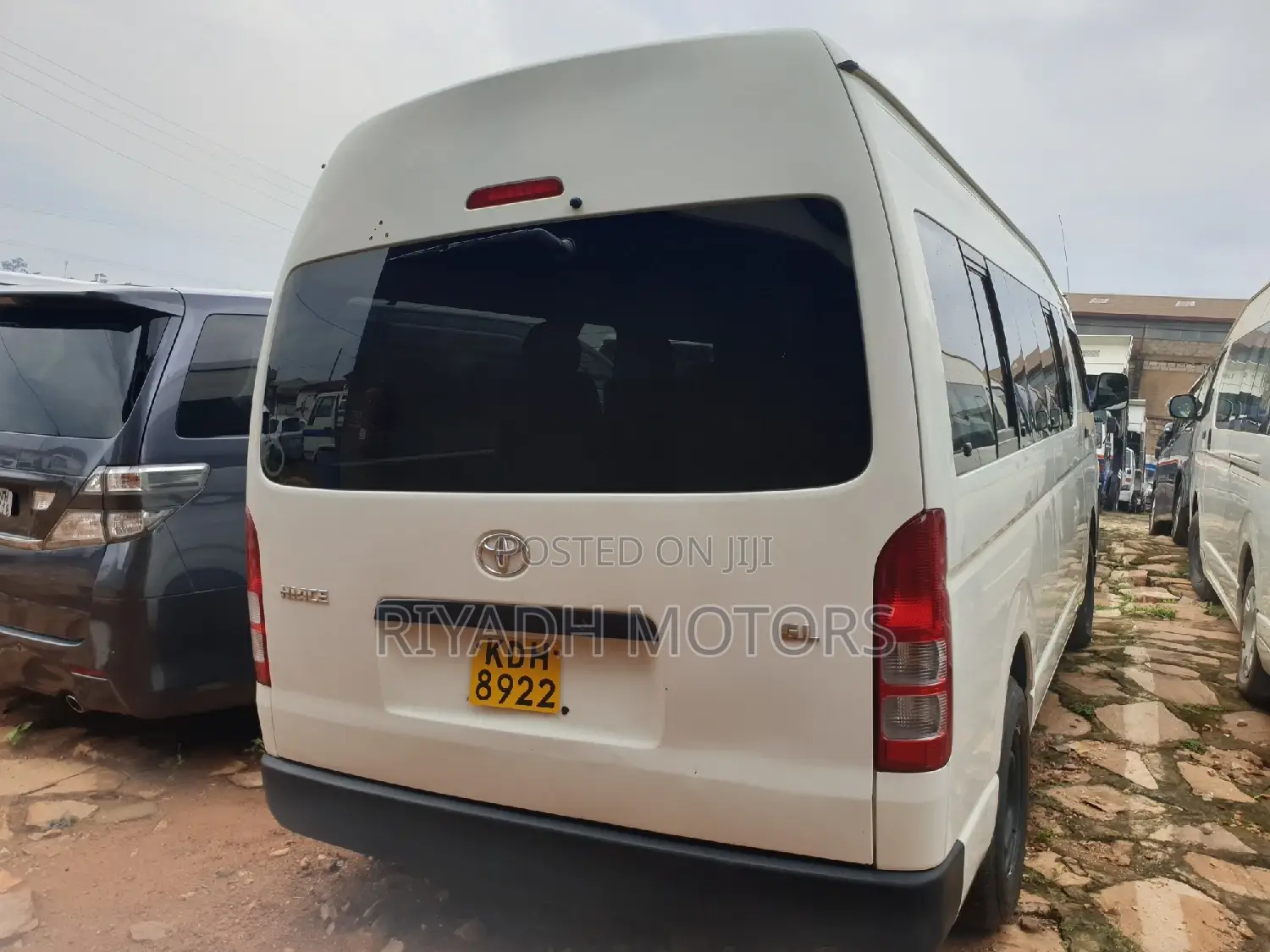 Toyota HiAce 2019 White