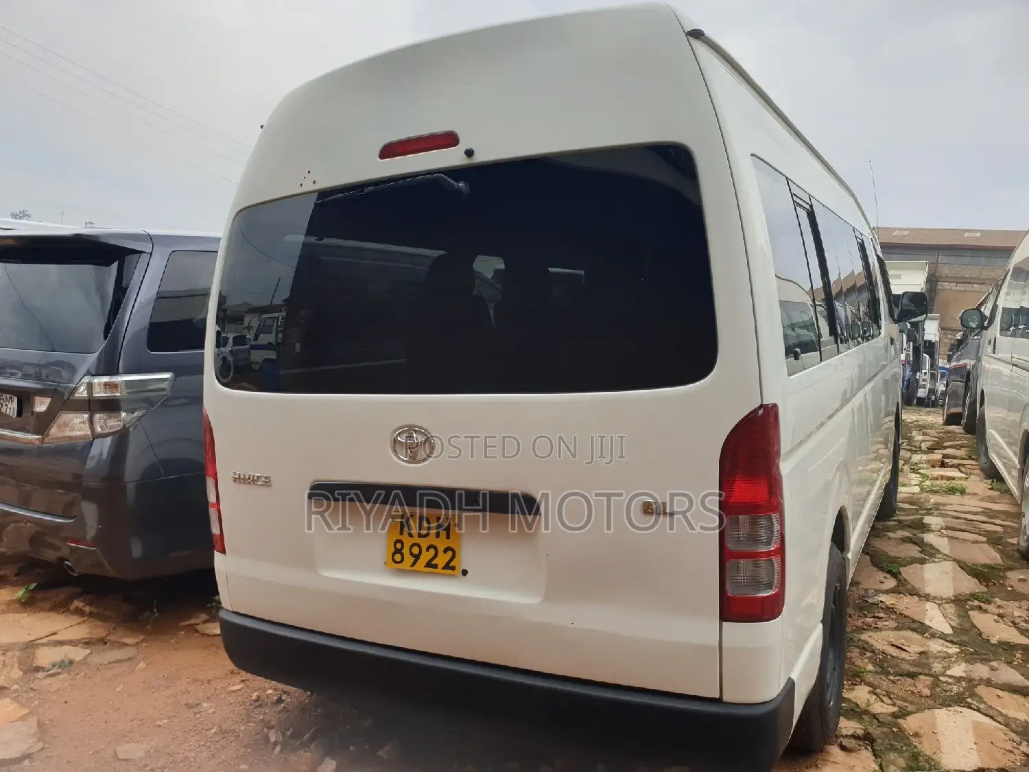 Toyota HiAce 2019 White