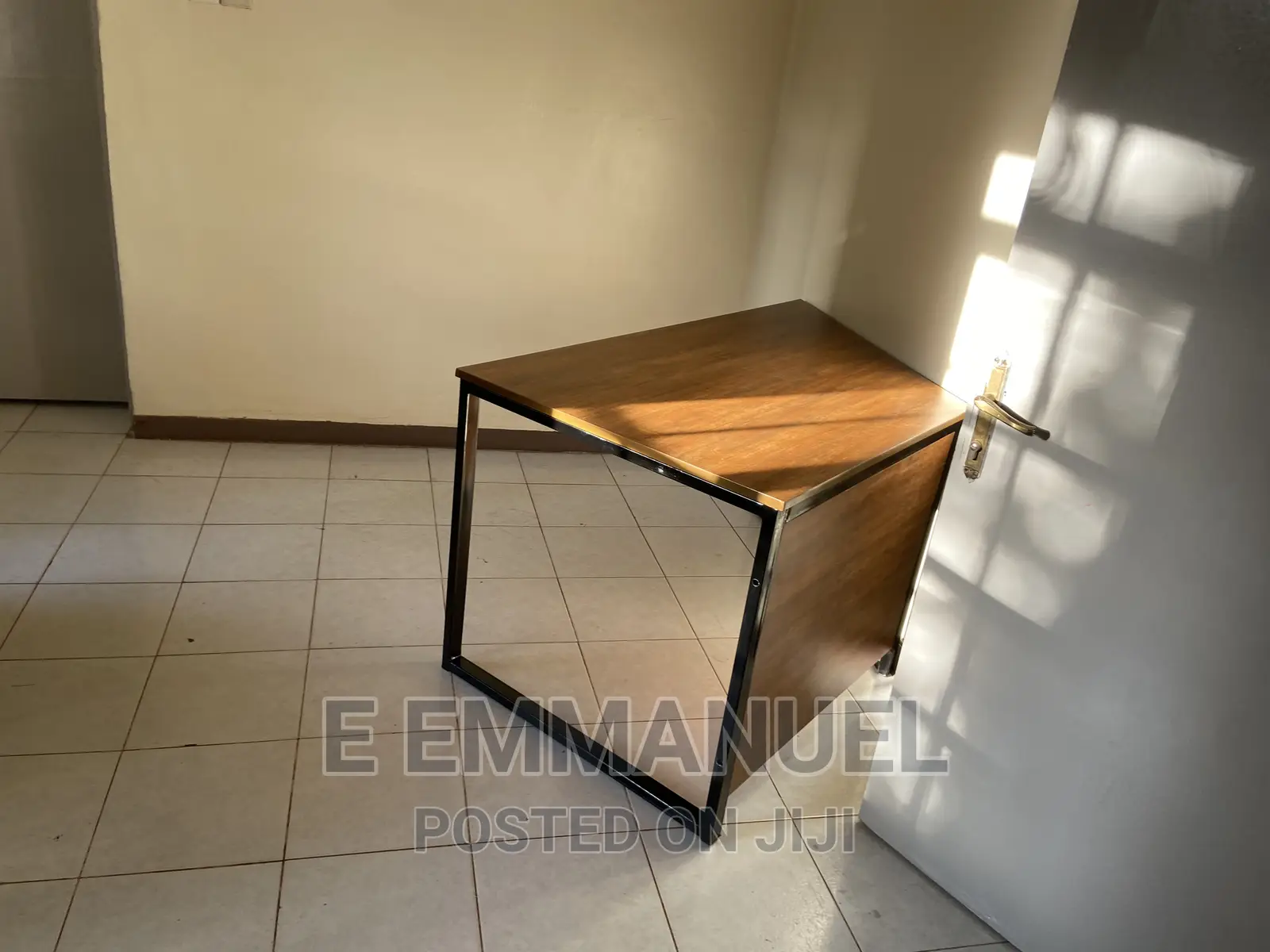 Customised Office Tables/Desks