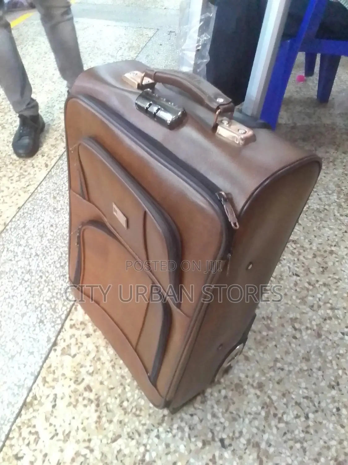 Yuoyae Leather Suitcase