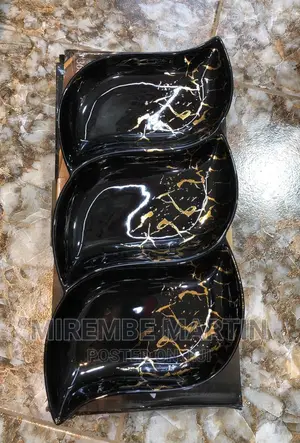 Leaf Shaped Plate