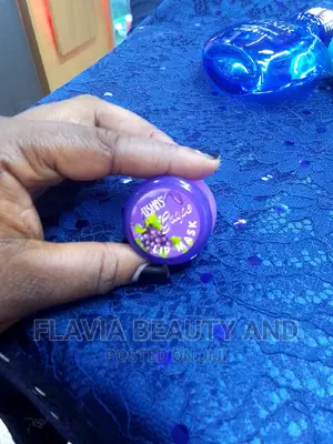 USHAS Grape Lip Mask