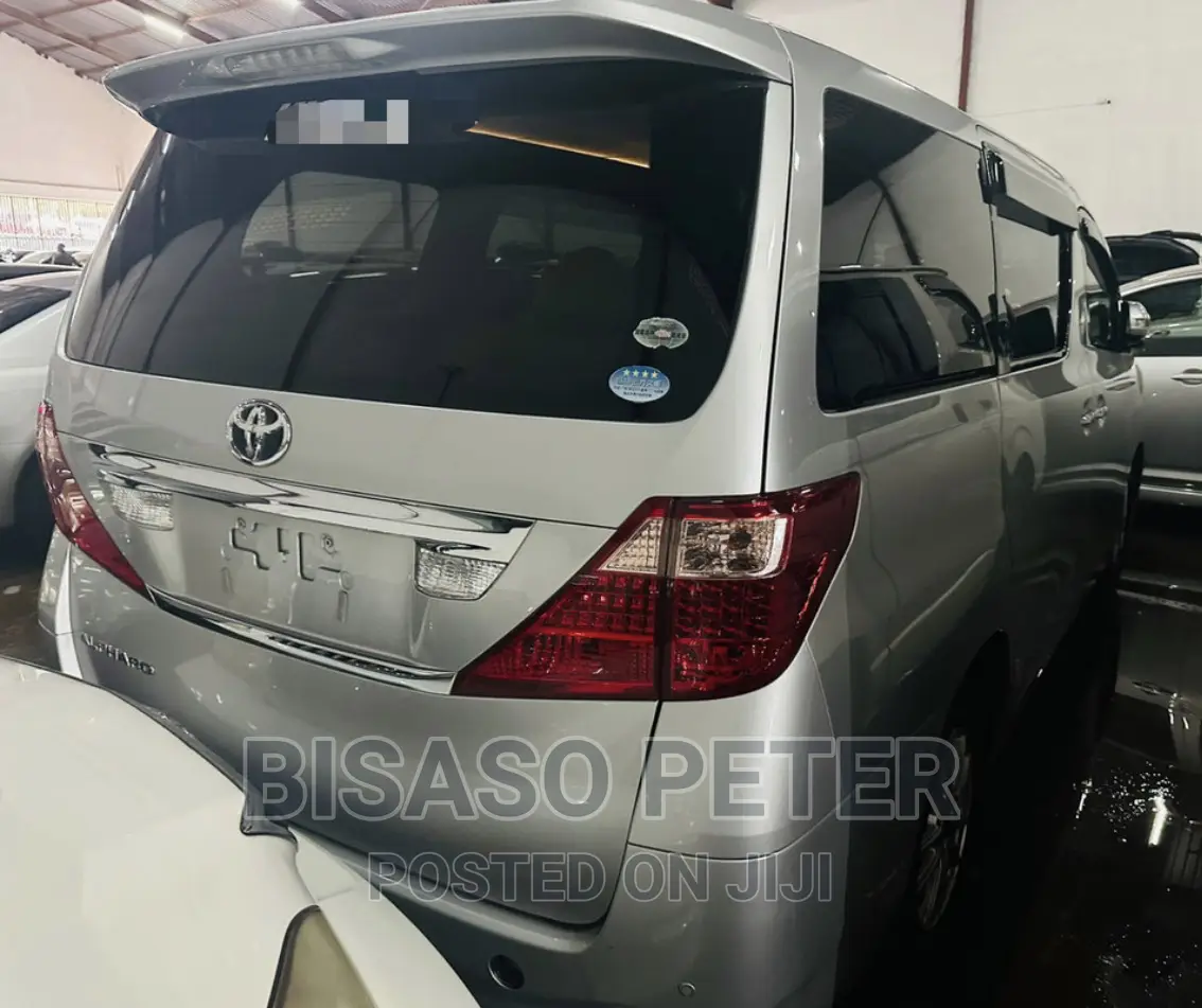 Toyota Alphard 2012 Silver